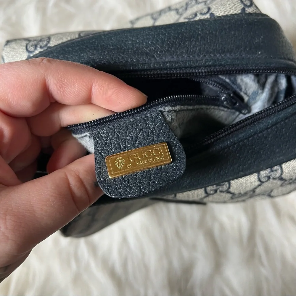 Reserved Bundle // Vintage Gucci Barrell Clutch & Louis Vuitton Wallet - Picture 10 of 14